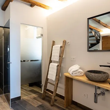 Il Medeghino Farm stay